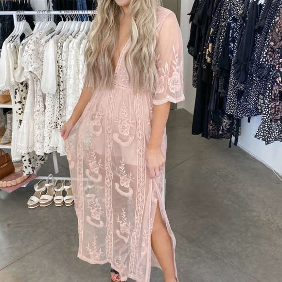 Wishlist Dresses & Skirts - Blush maxi lace dress